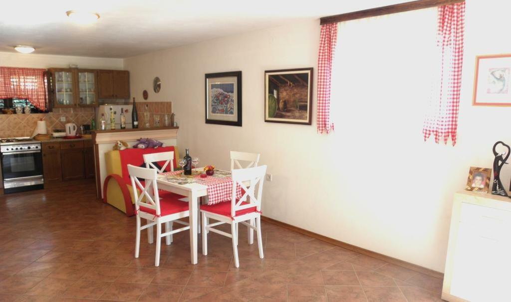 Apartmani Volga Petrcane Exterior photo